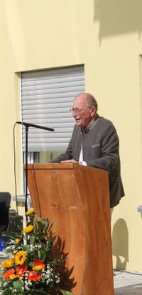 5 Hans Schöbel, Stiftungsrat und Ehrenvorsitzender des Vereins (WL)